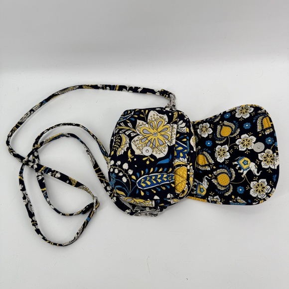 2 VTG Vera Bradley Cottagecore Floral Barrel Bag Butter/Navy & Elephant Bag - Picture 10 of 16